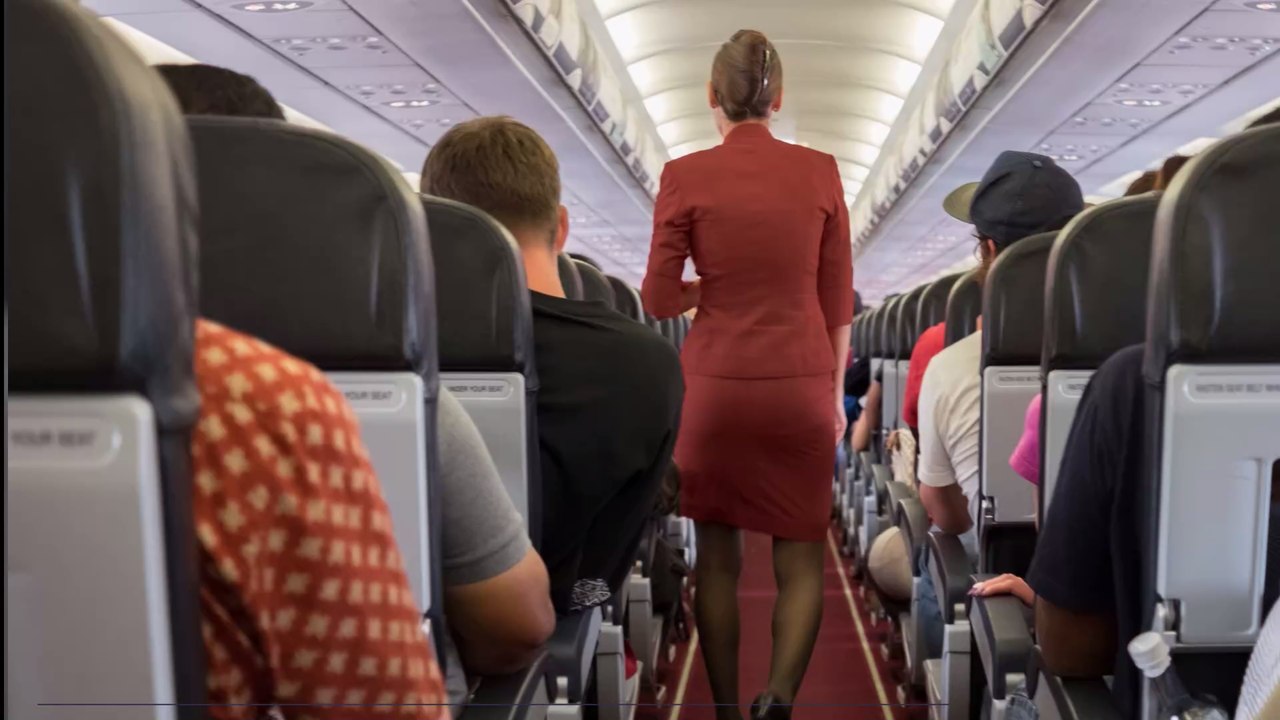 Avion : une ancienne hôtesse de l’air révèle ce qu'elle a pu voir de pire dans son travail