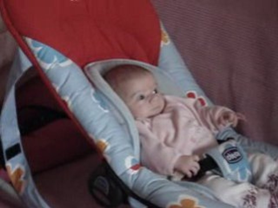 séléna regarde danser