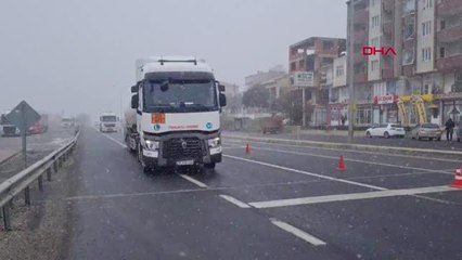 TRAKYA'DAN İSTANBUL'A TIR VE KAMYON GEÇİŞLERİ KONTROLLÜ SAĞLANIYOR