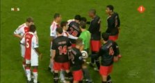 Ajax Amsterdam: Luis Suarez mord un adversaire