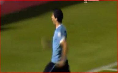 Uruguay: Un magnifique quadruplé de Luis Suarez