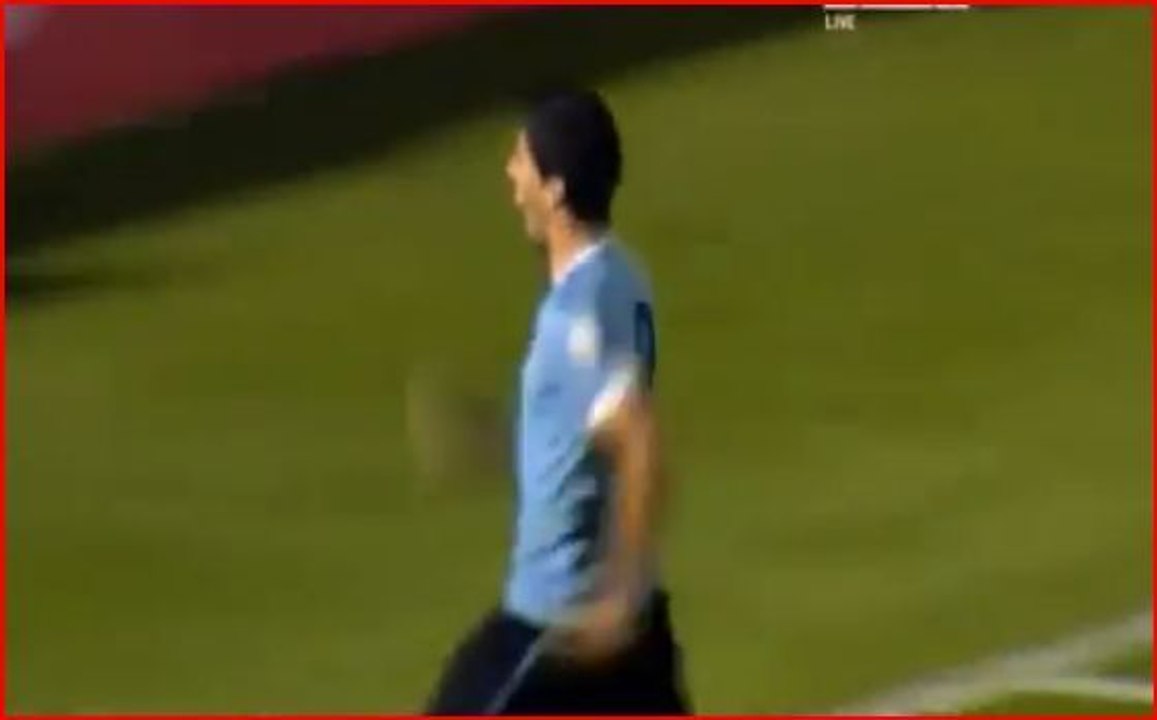 Uruguay: Un magnifique quadruplé de Luis Suarez
