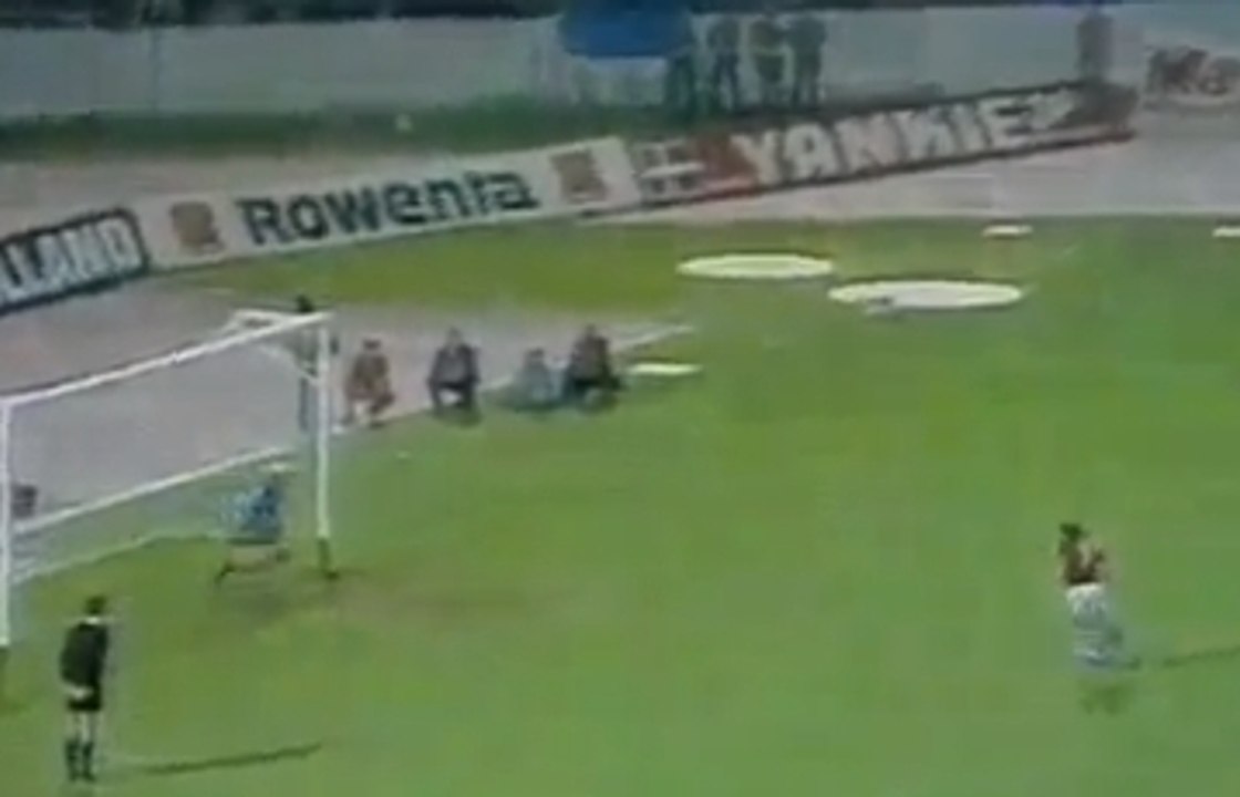 Antonin Panenka invente le geste qui va porter son nom en finale de la Coupe d'Europe des Nations