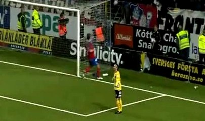 Nicklas Hult imite Fernando Torres