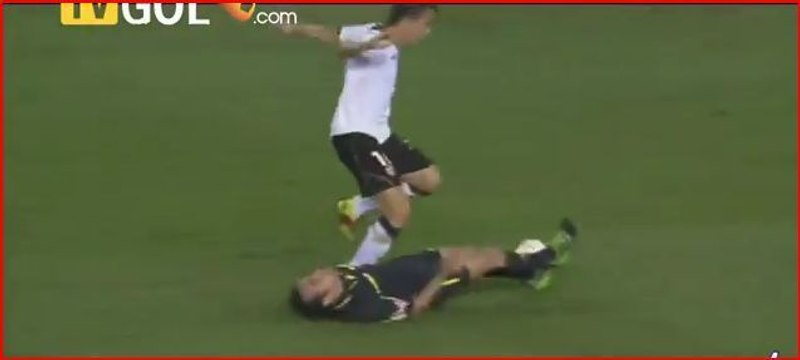 FC Valence: Canales taclé par...l'arbitre !