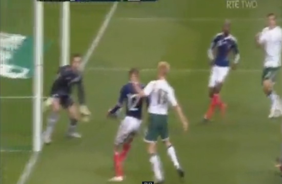 La main de Thierry Henry contre l'Irlande