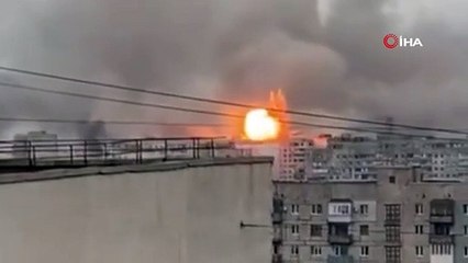 Rusya Mariupol'de yine yerleşim yerlerini vurdu