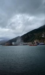 DENİZ KIYISINDA OLUŞAN HORTUM GÖRÜNTÜLENDİ