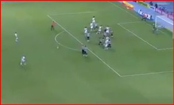 Brésil: Fellipe Bastos imite Roberto Carlos