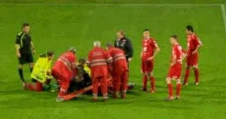 Carl-Erik Torp victime d'un malaise cardiaque sur la pelouse