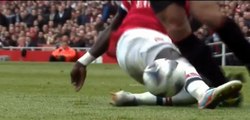 Robin Van Persie marque sur penalty et ne célèbre pas son but lors d'Arsenal - Manchester United