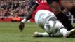 Robin Van Persie marque sur penalty et ne célèbre pas son but lors d'Arsenal - Manchester United