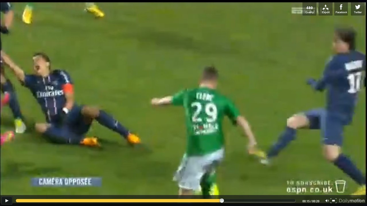 La superbe frappe de François Clerc lors d'ASSE-PSG