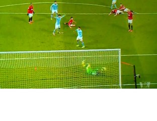 Découvrez le but de James Milner dans le derby de Manchester