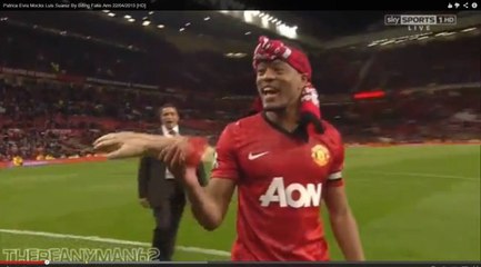 Quand Patrice Evra se moque de Luis Suarez en mordant un bras... en plastique