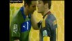 Iker Casillas rend hommage à Gianluigi Buffon après les tirs au buts d'Italie - Espagne