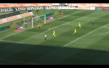 Le magnifique but d'Antonio Di Natale sur une volée du gauche lors d'Udinese - Chievo