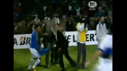 En Amérique du sud, deux entraîneurs déclenchent une bagarre générale !