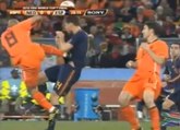 Vidéo high kick : Revivez l'incroyable coup de pied de Nijel de Jong sur Xabi Alonso