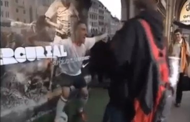 Franck Ribéry piège des passants en caméra cachée dans une vidéo hilarante