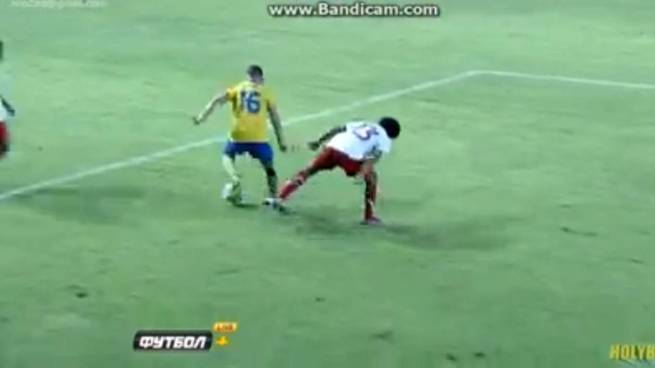 La roulette d'Aaron Ramsey à la Zinedine Zidane  en match amical