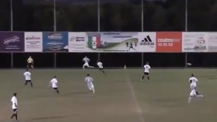 Découvrez le pire hors-jeu du monde dans un match de football