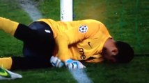 Vidéo but Ezequiel Lavezzi : Regardez la grosse boulette de Helton, le gardien de Porto, face au PSG en Ligue des Champions