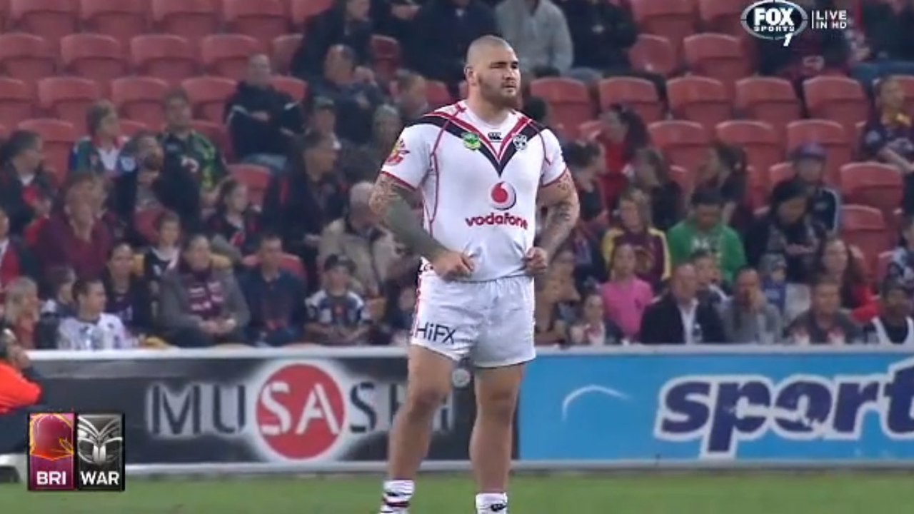 Insolite : Un rugbyman se fait pipi dessus en plein match