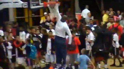 Insolite : Michael Jordan peut toujours dunker comme LeBron James
