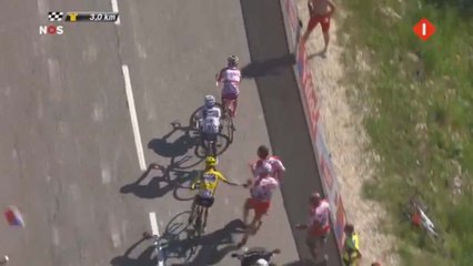 Insolite : Christopher Froome éjecte un spectateur