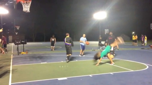 Insolite : Une gymnaste marque le panier le plus élégant de l'année