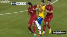 Insolite : Neymar se prend un méchant coup de coude par Bruno Alvès
