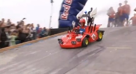 Insolite : Sebastian Vettel parodie Mario Kart et fait plus fort que Rémi Gaillard