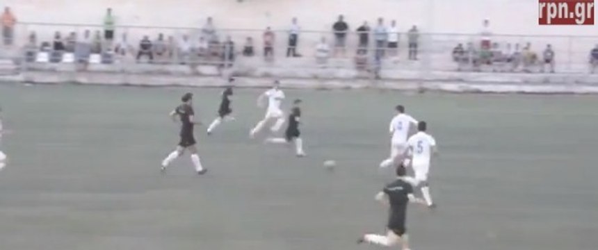 Insolite : Robert Pirès s'incruste dans un match amateur en Grèce