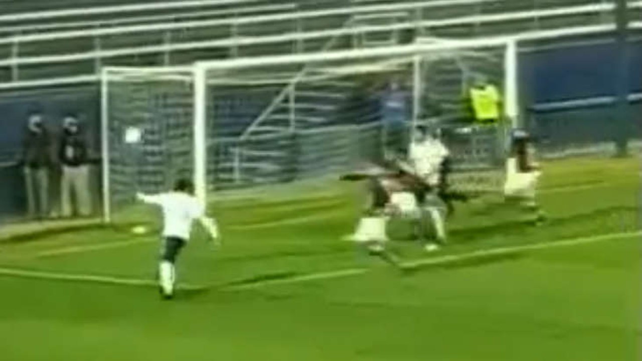 Independiente touche trois fois le poteau dans les dernières secondes d'un match en Argentine