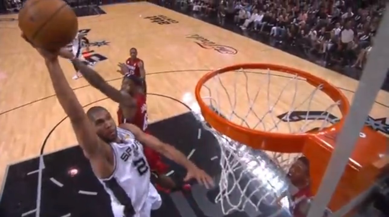 NBA : Le dunk rageur de Tim Duncan sur LeBron James lors du match 3 entre San Antonio et Miami