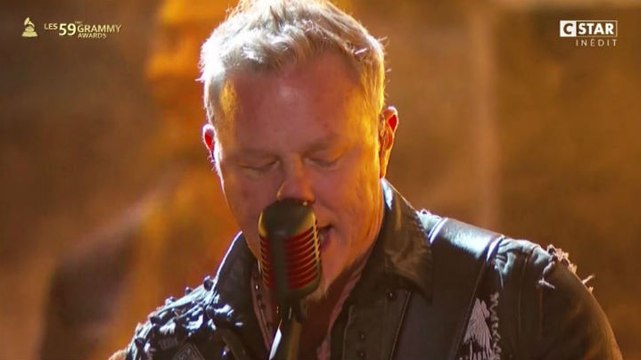 Grammy Awards : Duo Lady Gaga/Metallica, problème de micro