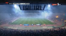Des supporteurs du Partizan Belgrade mettent le feu au stade lors du derby contre l'Etoile Rouge de Belgrade