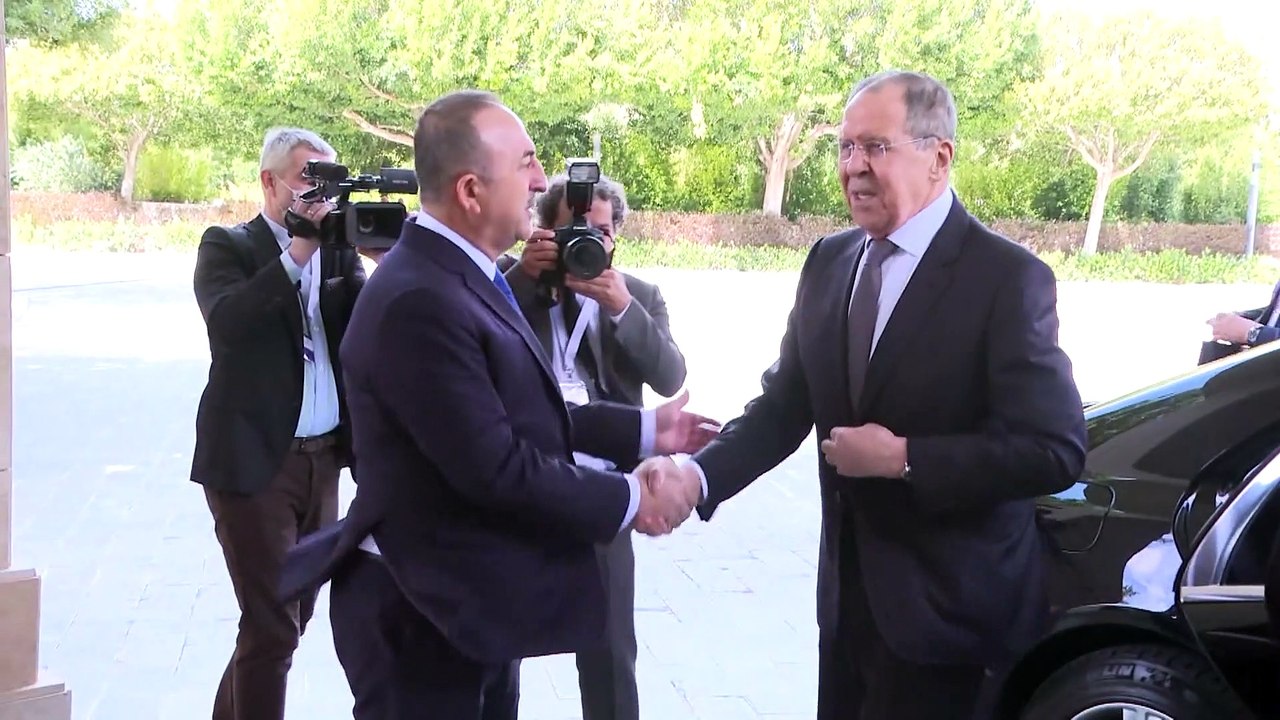 'Ukraine wird sich nicht ergeben':Treffen zwischen Lawrow und Kuleba endet ergebnislos