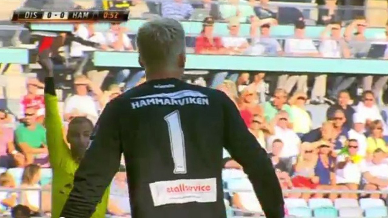 Insolite : Un gardien prend un carton rouge après 44 secondes de jeu