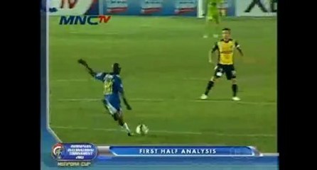 Le Hondurien Maynor Figueroa marque un but sur un coup-franc surpuissant face à la Jamaïque