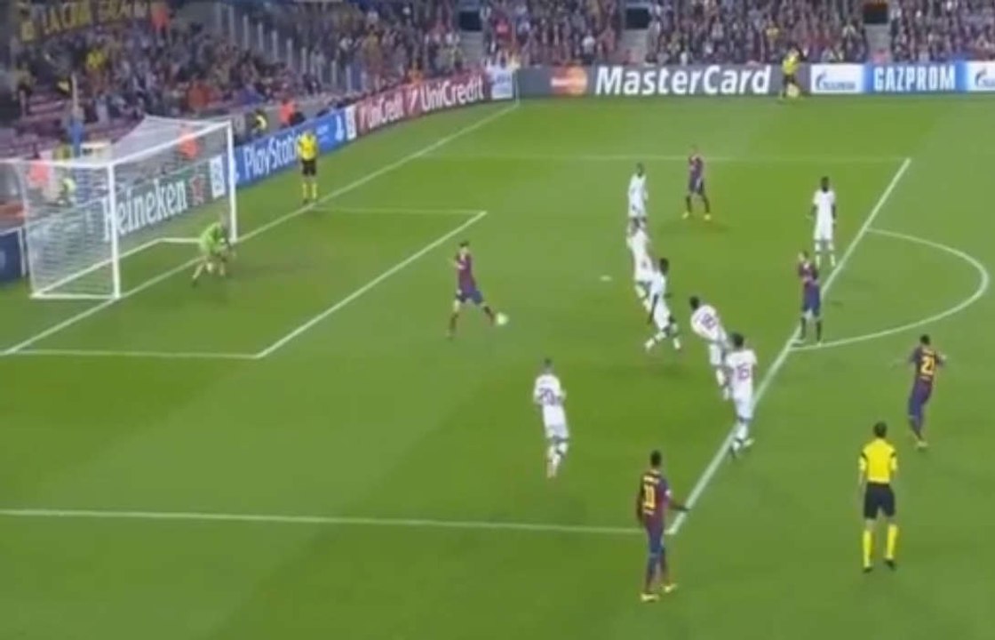 Le but de Lionel Messi extraordinaire refusé pour hors jeu lors de FC Barcelone - Milan AC