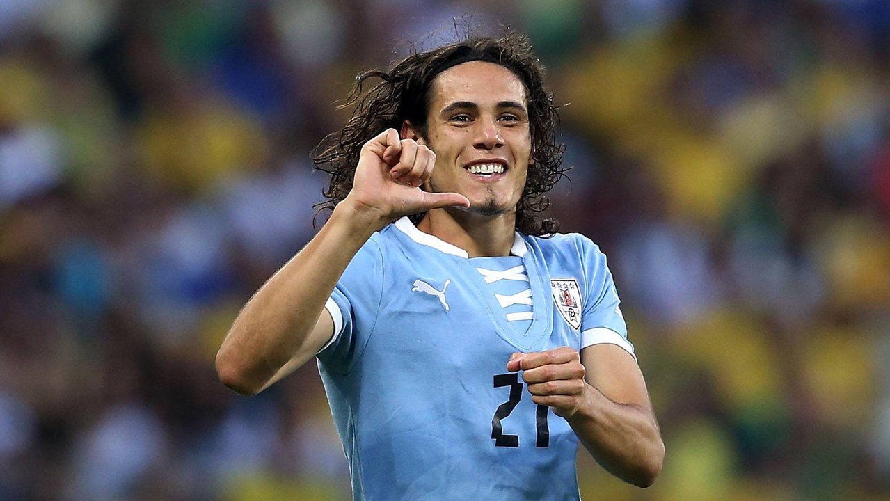 Le but d'Edinson Cavani sur un sublime coup franc lors de Jordanie - Uruguay