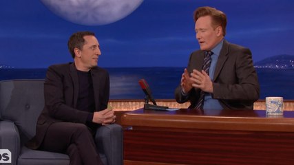 Gad Elmaleh s'exprime sur SNL chez Conan