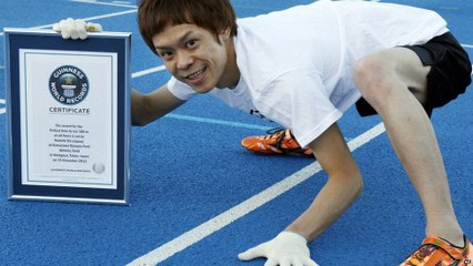 Kenichi Ito bat le record du monde du 100 m... à quatre pattes