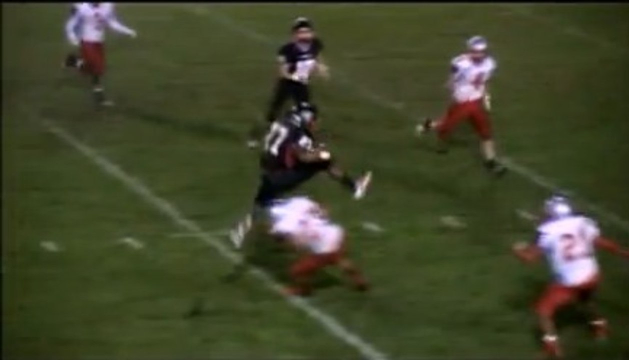 Insolite : Il saute par-dessus son adversaire puis marque un touchdown