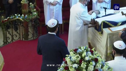 من أجل تركيا وأردوغان.. رئيس كيان الاحتلال يشارك في صلاة مع الجالية اليهودية في اسطنبول