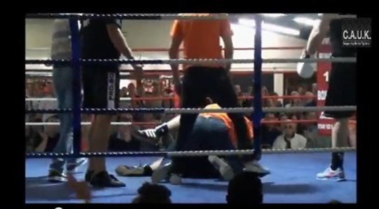 Insolite : Un boxeur mis KO par un arbitre