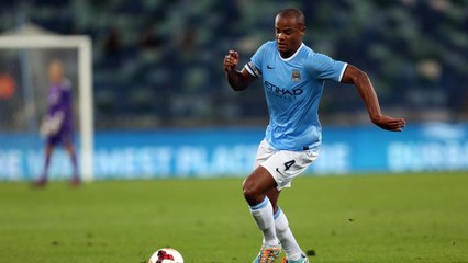 Vincent Kompany se prend pour Cristiano Ronaldo à l'entraînement de Manchester City