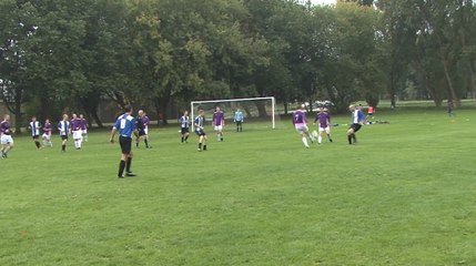 Il a inscrit un sublime but... contre son camp